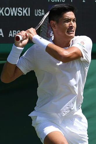 Thai-Son Kwiatkowski height profile photo