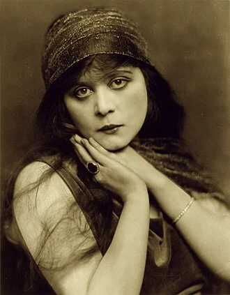 Theda Bara height profile photo