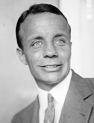 Theodore Roosevelt Jr. height profile photo