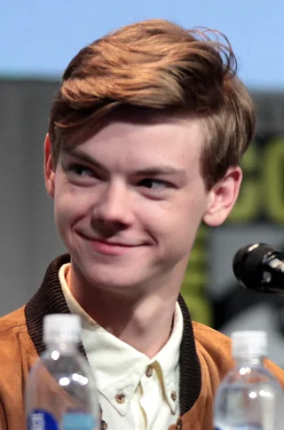 Thomas Brodie-Sangster height profile photo