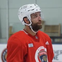 Aaron Ekblad height profile photo