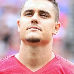 Aaron Long (soccer) height profile photo