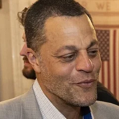 Aaron Moorehead height profile photo