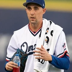 Aaron Sanchez (baseball) height profile photo