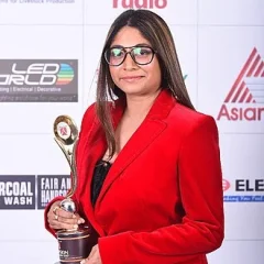 Abhaya Hiranmayi height profile photo