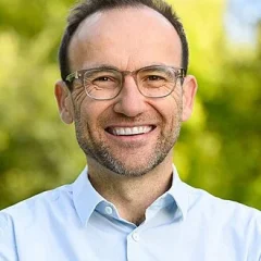 Adam Bandt height profile photo