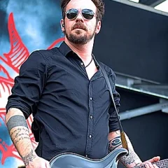 Adam Gontier height profile photo
