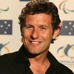Adam Hills height profile photo