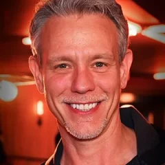 Adam Pascal height profile photo