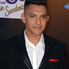Aditya Narayan height profile photo