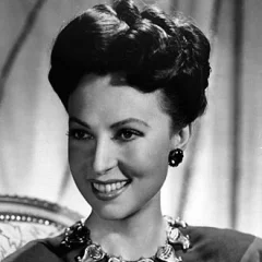 Agnes Moorehead height profile photo