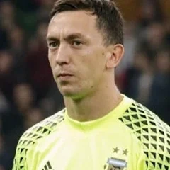 Agustín Marchesín height profile photo