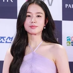 Ahn Eun-jin height profile photo