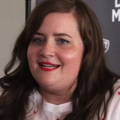Aidy Bryant height profile photo