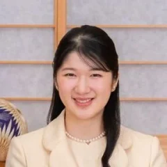 Aiko, Princess Toshi height profile photo