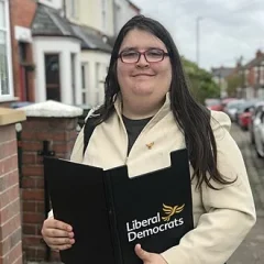 Aimee Knight height profile photo