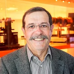Alain Aspect height profile photo