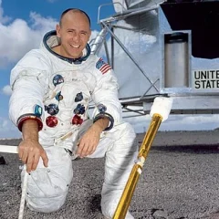 Alan Bean height profile photo