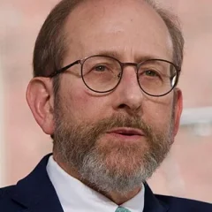 Alan Garber height profile photo