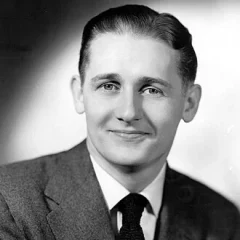 Alan Young height profile photo