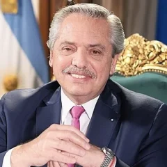Alberto Fernández height profile photo