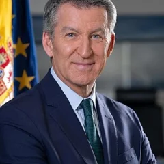 Alberto Núñez Feijóo height profile photo