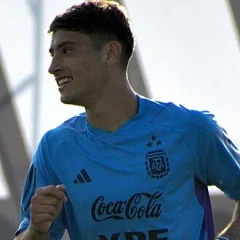 Alejo Véliz (footballer) height profile photo
