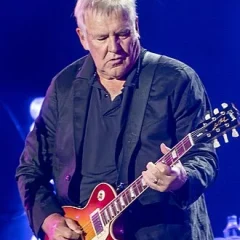 Alex Lifeson height profile photo