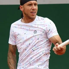 Alex Molčan height profile photo