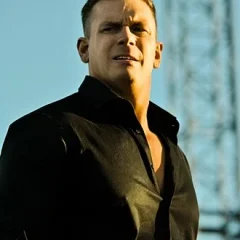 Alex Riley height profile photo