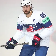 Alex Tuch height profile photo
