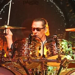 Alex Van Halen height profile photo