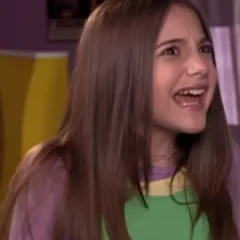 Alexa Nikolas height profile photo