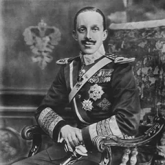 Alfonso XIII height profile photo