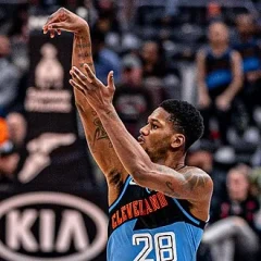 Alfonzo McKinnie height profile photo