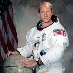 Alfred Worden height profile photo