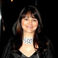 Alisha Chinai height profile photo