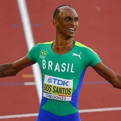 Alison dos Santos height profile photo