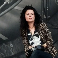 Alison Mosshart height profile photo