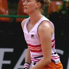 Alison Van Uytvanck height profile photo