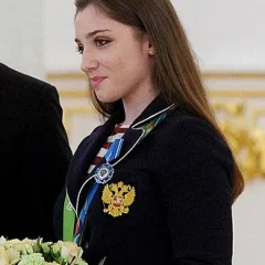 Aliya Mustafina height profile photo