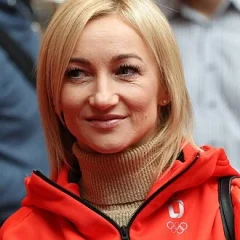 Aljona Savchenko height profile photo