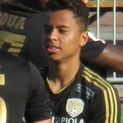 Allan (footballer, born 1997) height profile photo