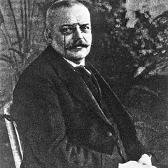 Alois Alzheimer height profile photo