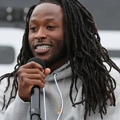Alvin Kamara height profile photo