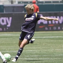 Aly Wagner height profile photo