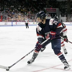 Amanda Kessel height profile photo