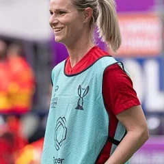 Amandine Henry height profile photo