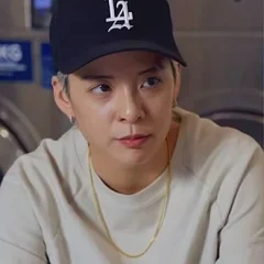 Amber Liu (singer) height profile photo