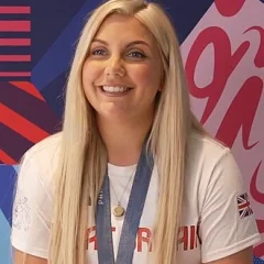 Amber Rutter height profile photo